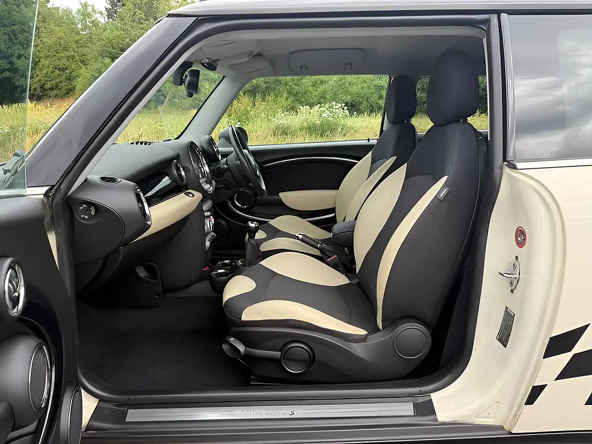 Used 2007 MINI Hatch Cooper S White - Interior and Exterior details 8