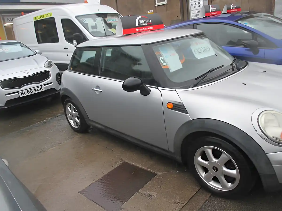 Used 2007 MINI One Silver - Interior and Exterior details 3