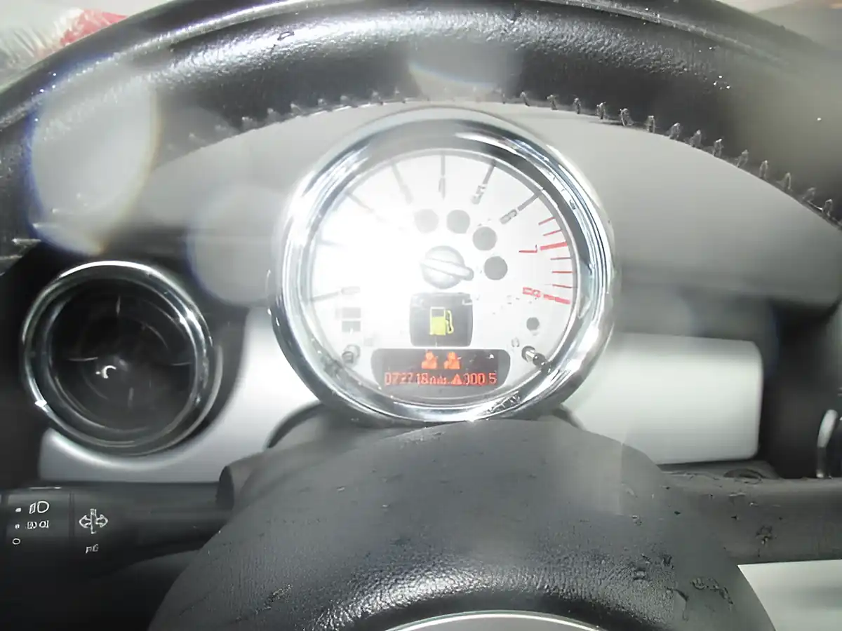 Used 2007 MINI One Silver - Interior and Exterior details 7