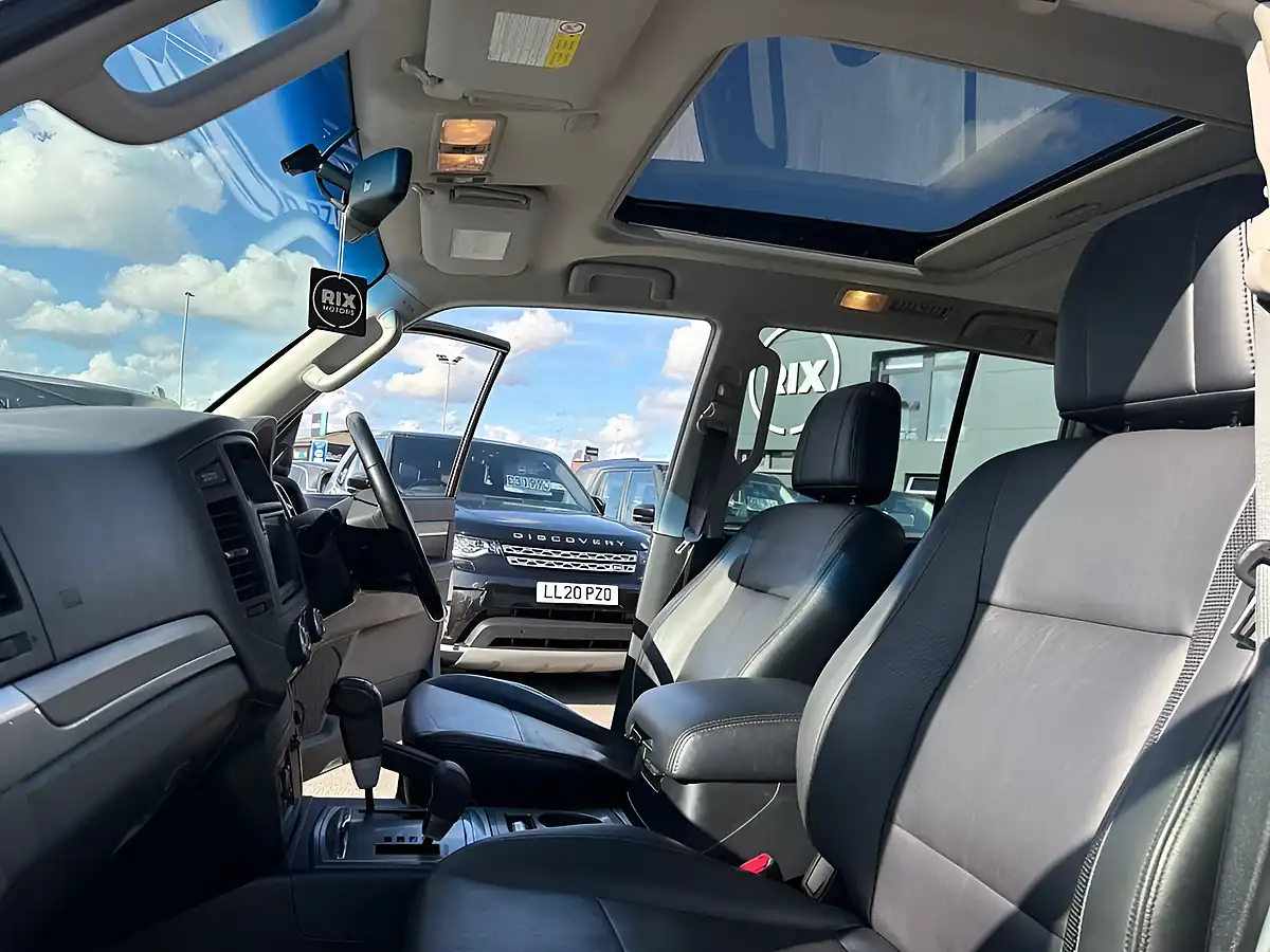 Used 2007 Mitsubishi Shogun Elegance Silver - Interior and Exterior details 18