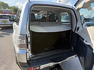 Used 2007 Mitsubishi Shogun Elegance Silver - Interior and Exterior details 7