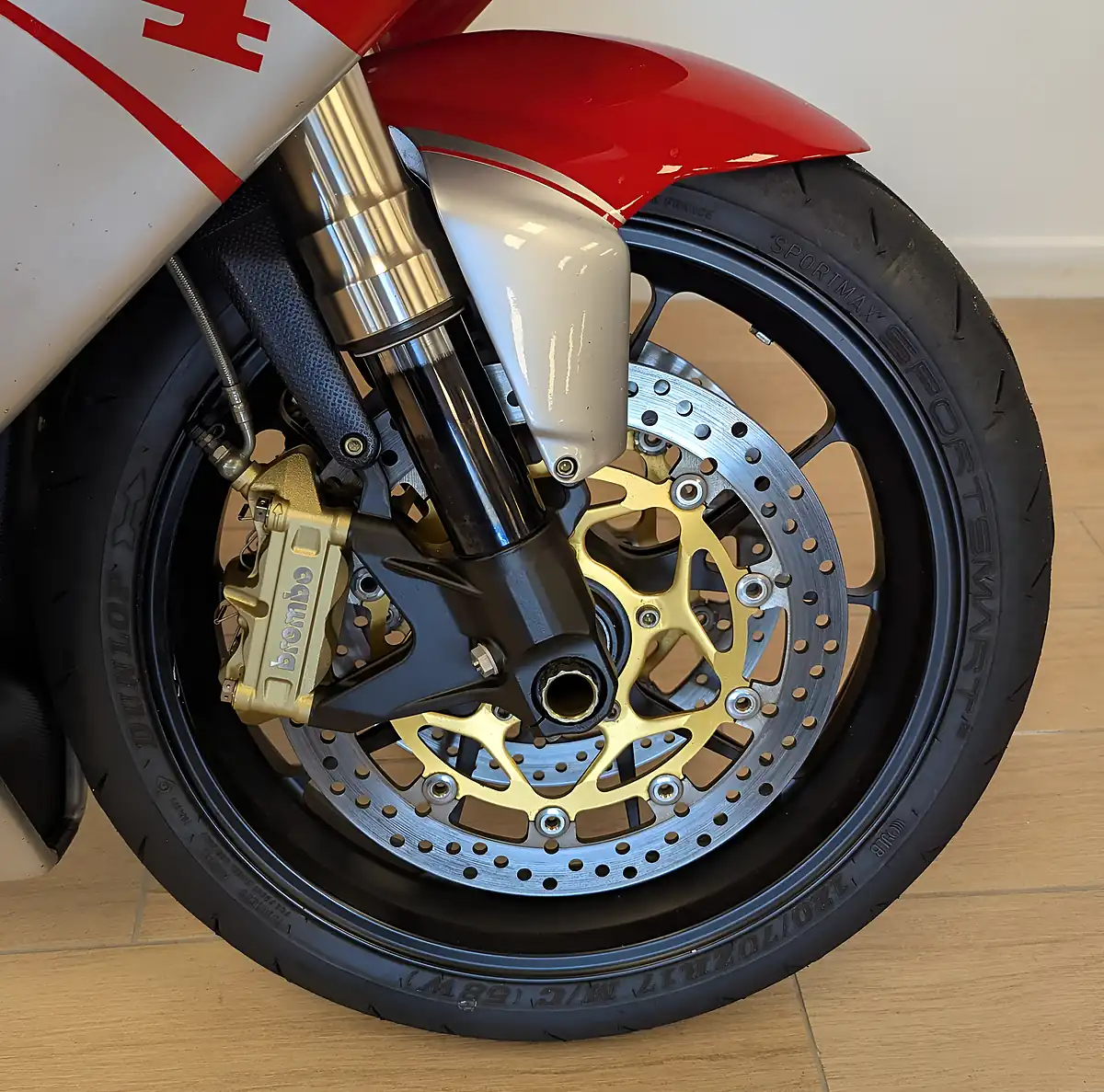 Used 2007 Mv Agusta F4 1000 Red - Interior and Exterior details 17