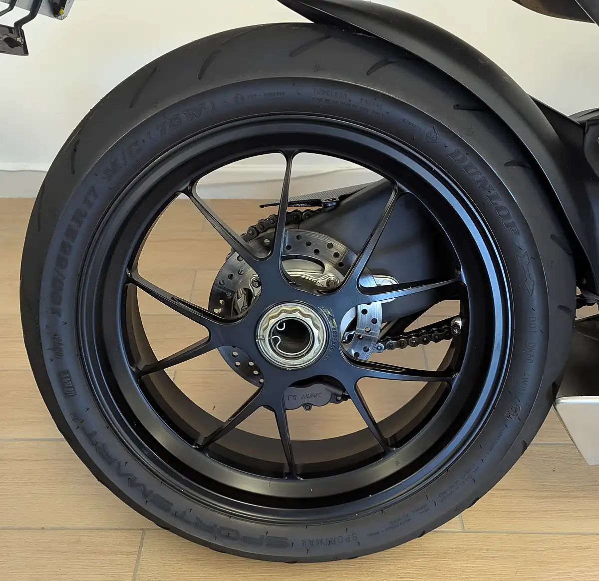 Used 2007 Mv Agusta F4 1000 Red - Interior and Exterior details 19