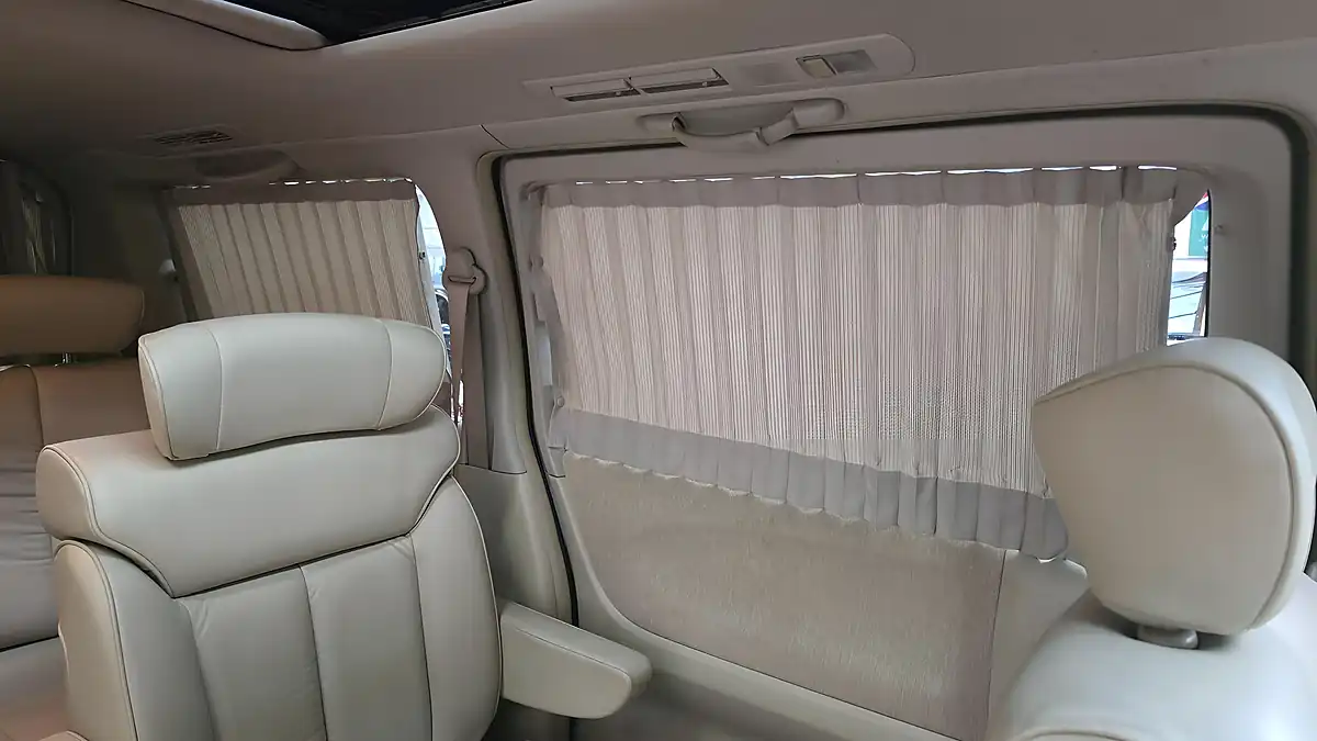 Used 2007 Nissan Elgrand E51 Xl Model Recliners Sunroof White - Interior and Exterior details 14