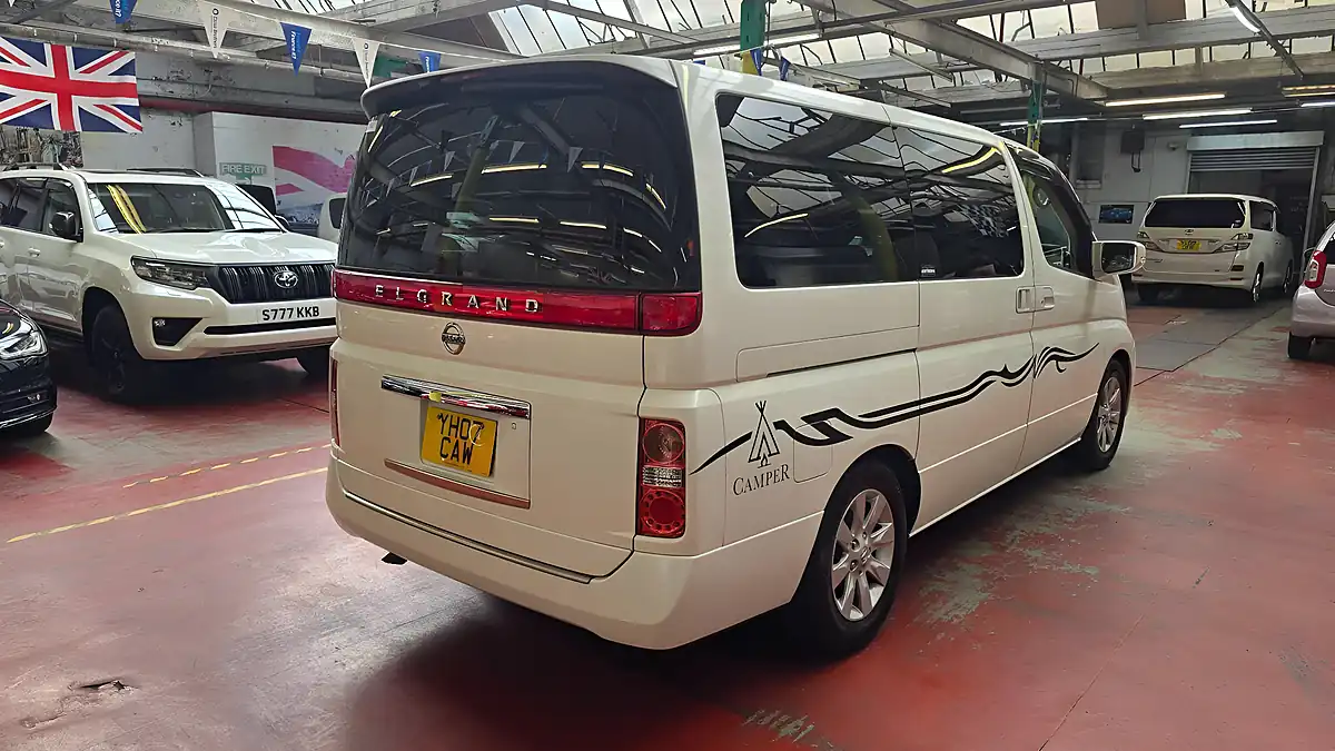 Used 2007 Nissan Elgrand E51 Xl Model Recliners Sunroof White - Interior and Exterior details 17