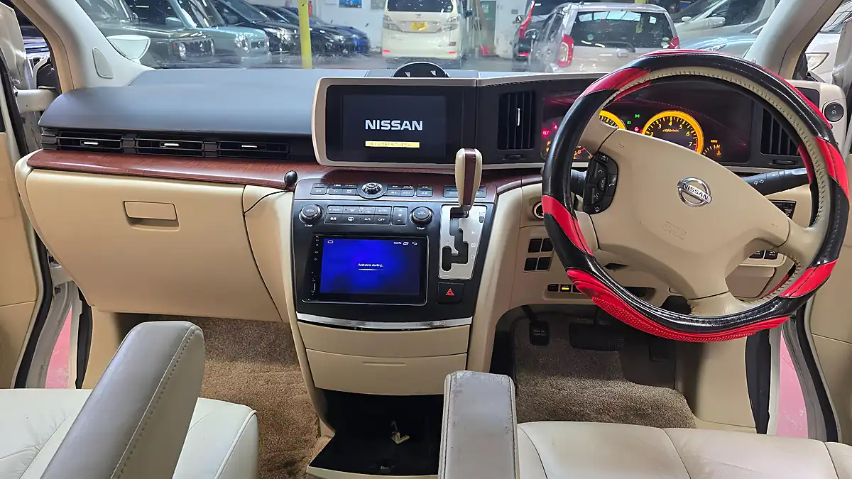 Used 2007 Nissan Elgrand E51 Xl Model Recliners Sunroof White - Interior and Exterior details 5