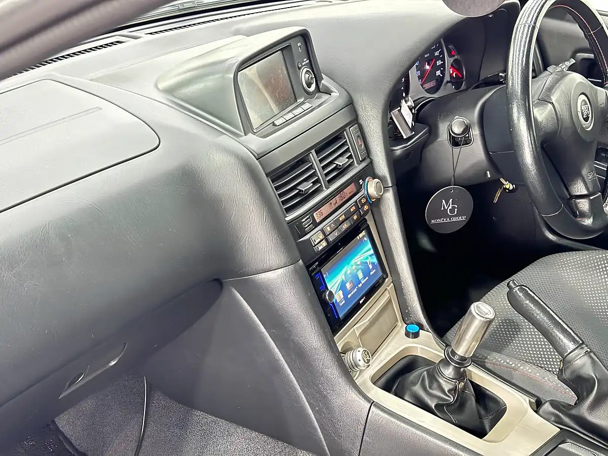 Used 2007 Nissan Skyline GT-R White - Interior and Exterior details 18