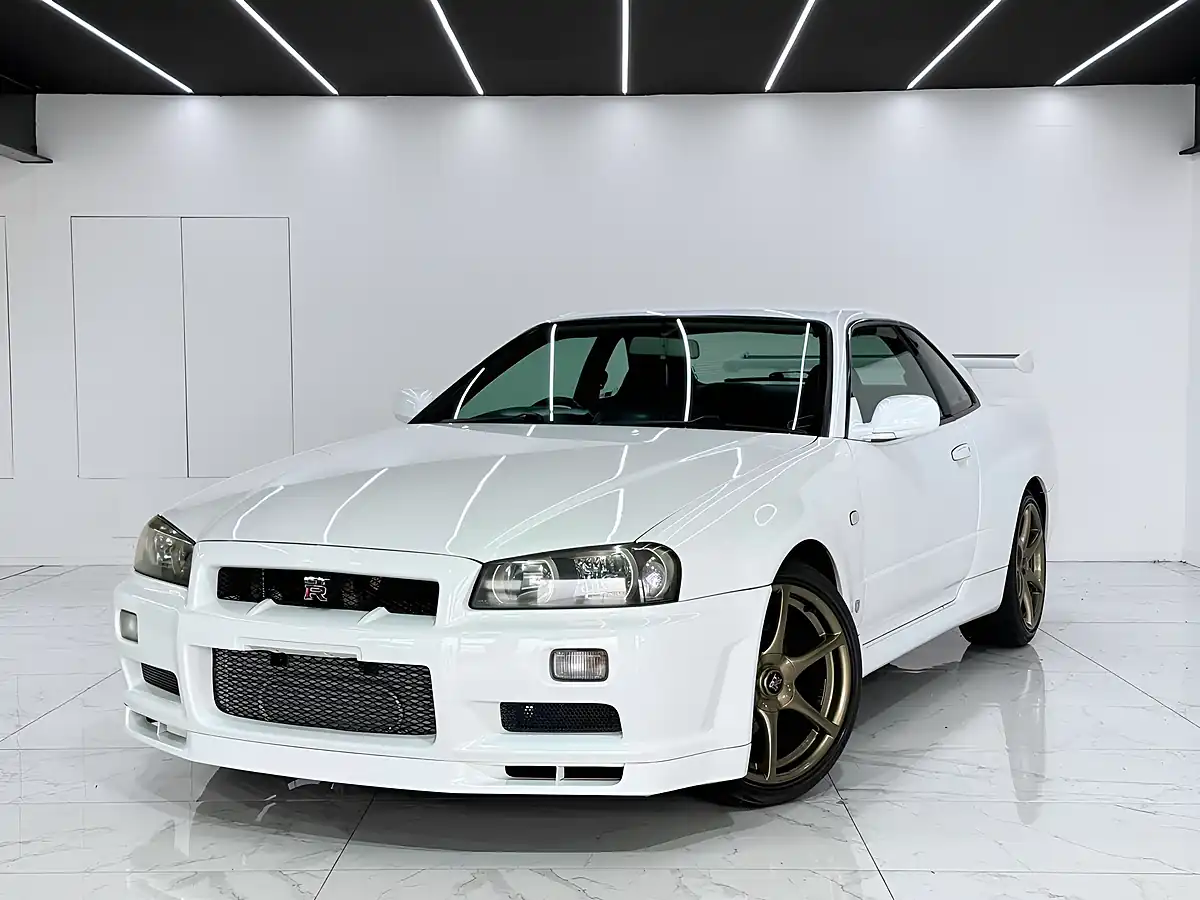 Used 2007 Nissan Skyline GT-R White - Interior and Exterior details 2