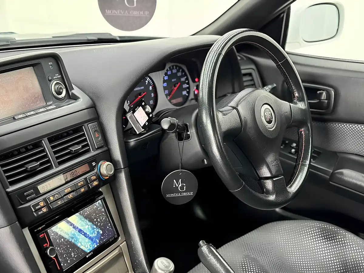 Used 2007 Nissan Skyline GT-R White - Interior and Exterior details 7