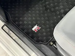 Used 2007 Nissan Skyline GT-R White - Interior and Exterior details 8