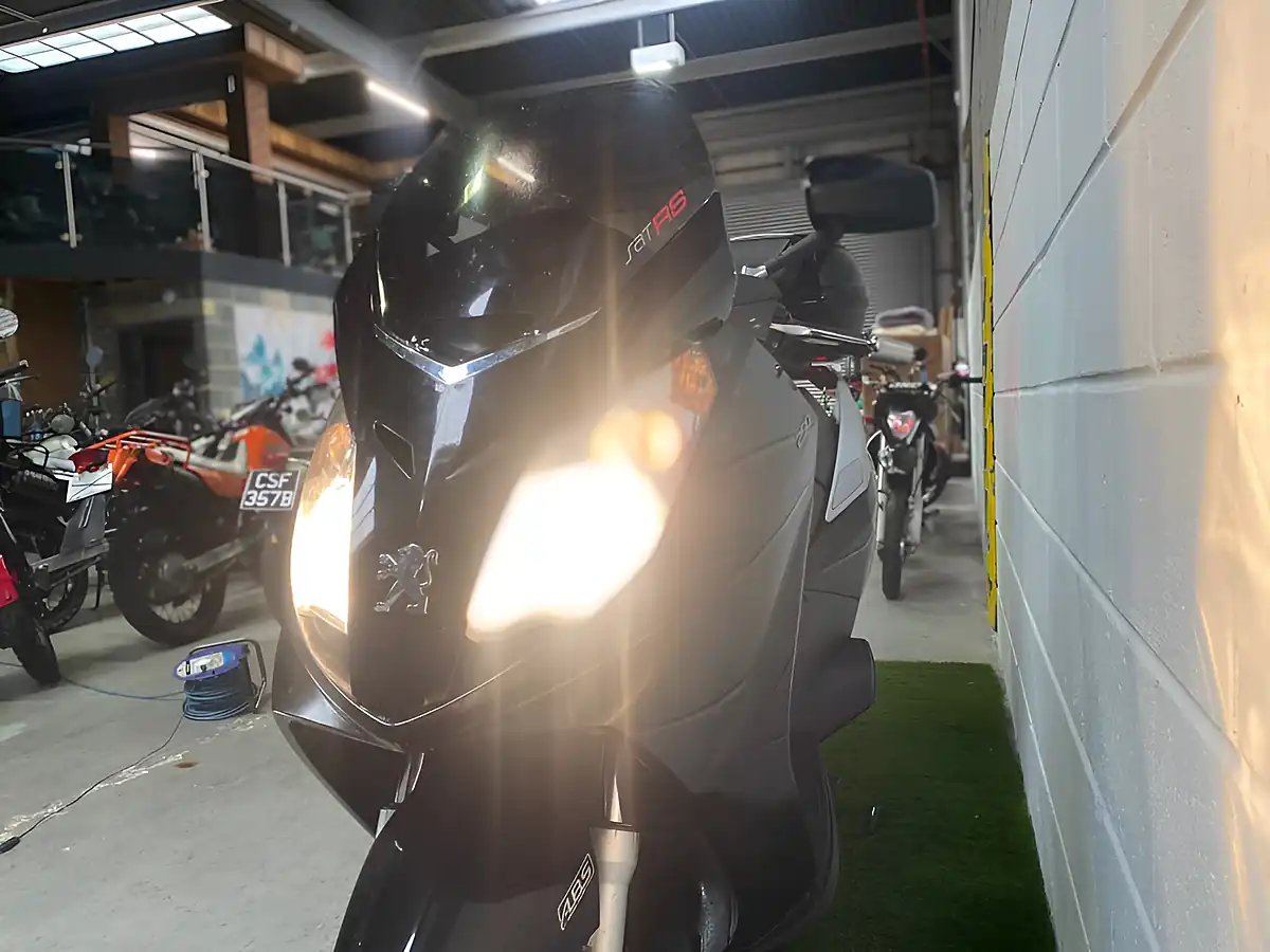 Used 2007 Peugeot Satelis 250 Black - Interior and Exterior details 15