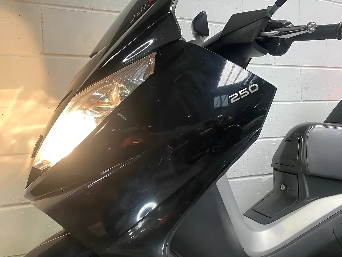 Used 2007 Peugeot Satelis 250 Black - Interior and Exterior details 17