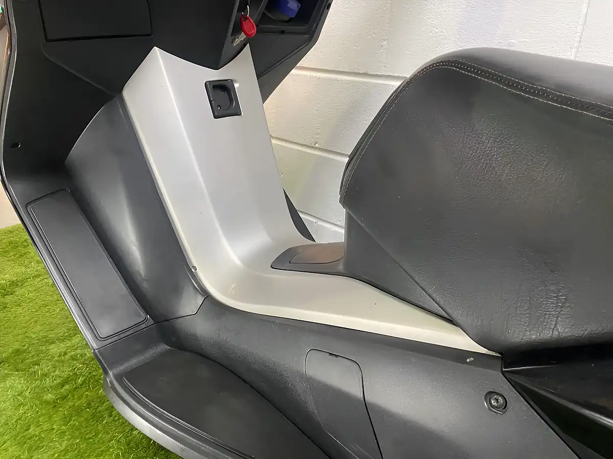 Used 2007 Peugeot Satelis 250 Black - Interior and Exterior details 19