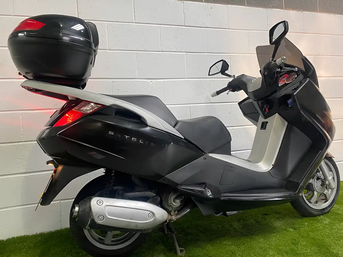 Used 2007 Peugeot Satelis 250 Black - Interior and Exterior details 5