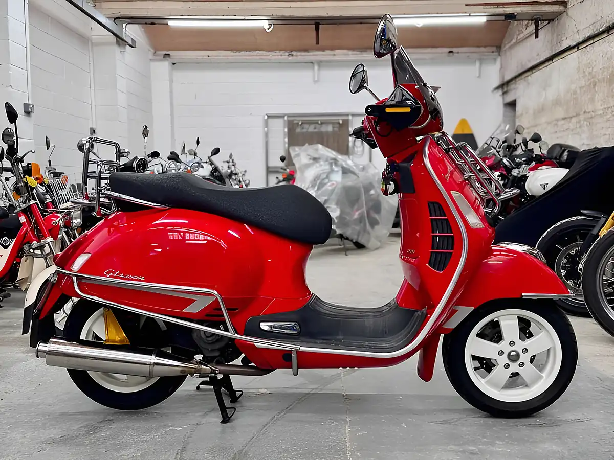 Used 2007 Piaggio Vespa Gts 250 Gts - Front View