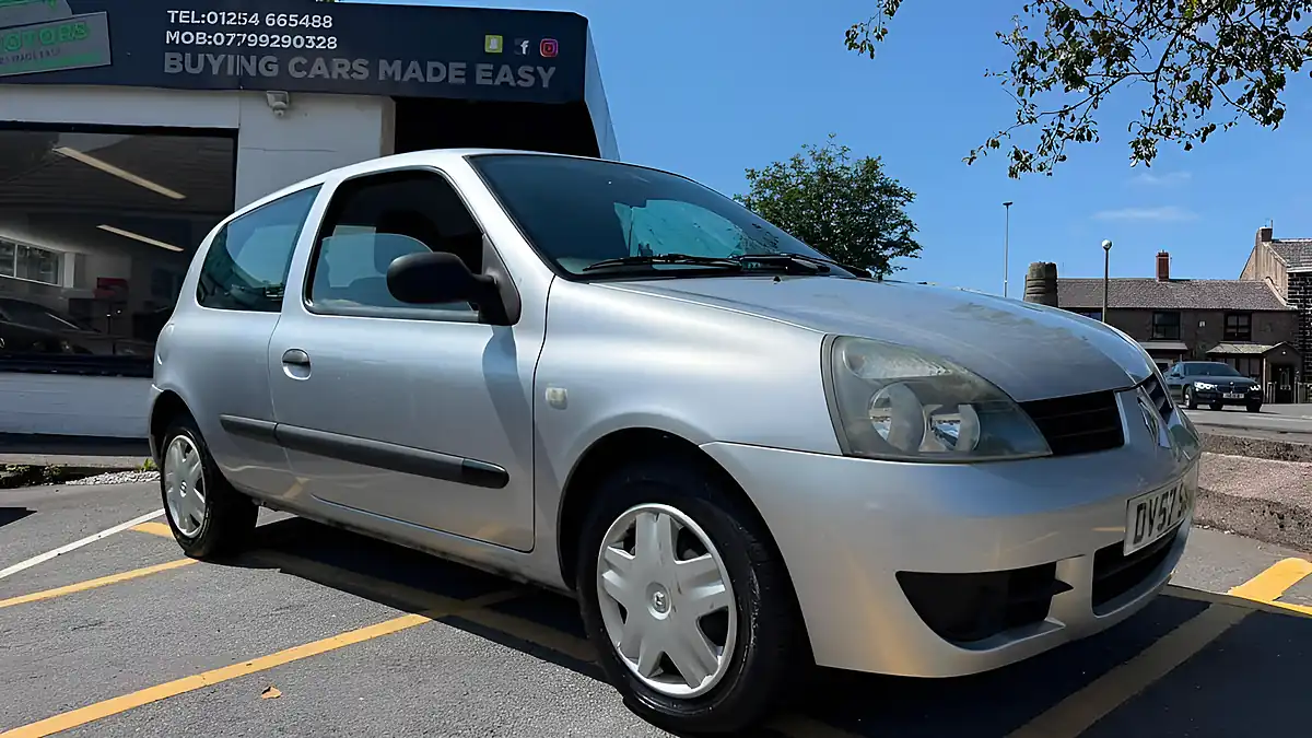 Used 2007 Renault Clio Campus Silver - Front View