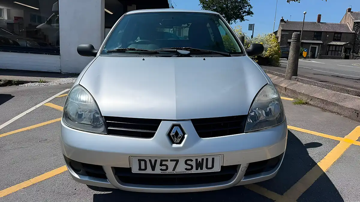 Used 2007 Renault Clio Campus Silver - Interior and Exterior details 2