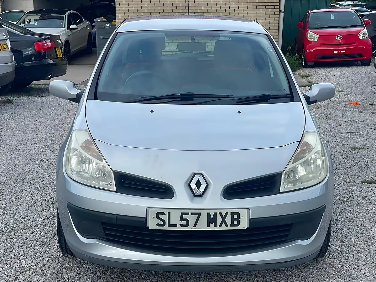 Used 2007 Renault Clio Rip Curl Silver - Interior and Exterior details 3