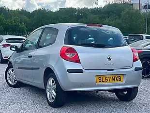 Used 2007 Renault Clio Rip Curl Silver - Interior and Exterior details 4