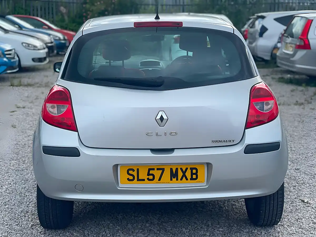Used 2007 Renault Clio Rip Curl Silver - Interior and Exterior details 6