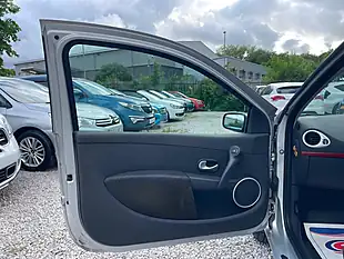 Used 2007 Renault Clio Rip Curl Silver - Interior and Exterior details 9