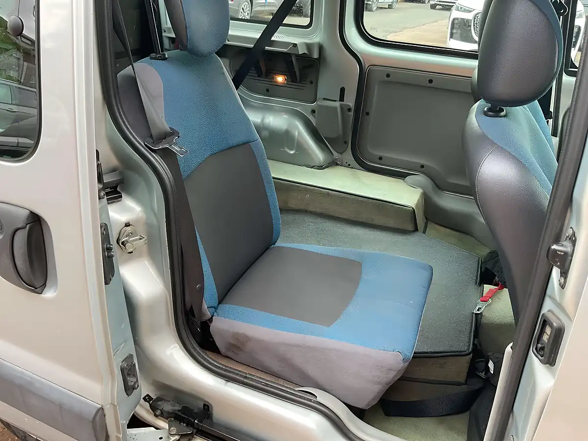 Used 2007 Renault Kangoo Authentique Grey - Interior and Exterior details 12