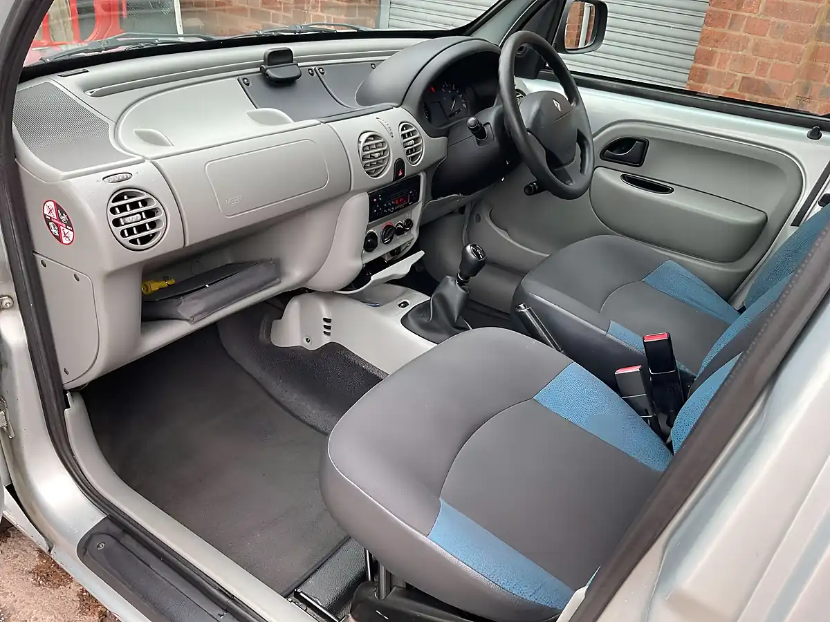 Used 2007 Renault Kangoo Authentique Grey - Interior and Exterior details 13