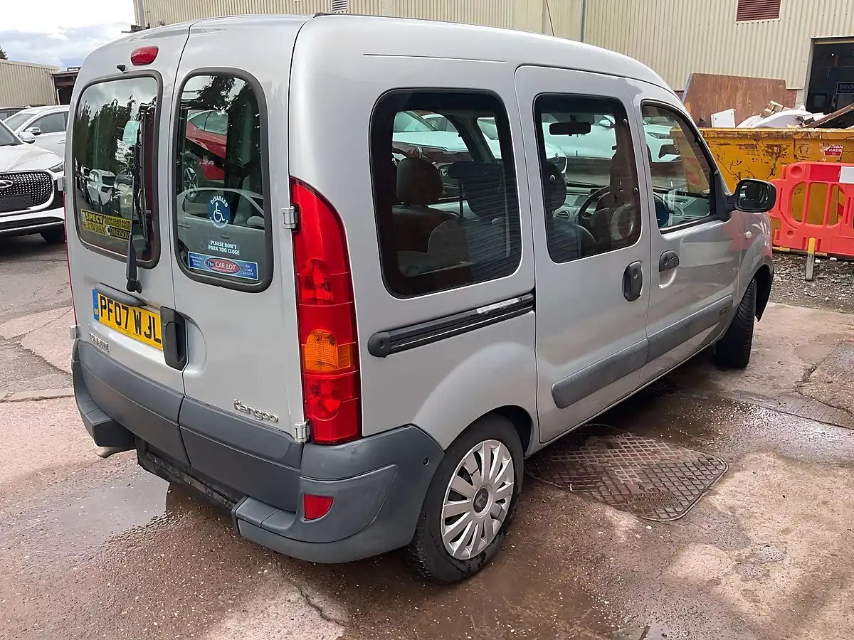 Used 2007 Renault Kangoo Authentique Grey - Interior and Exterior details 4