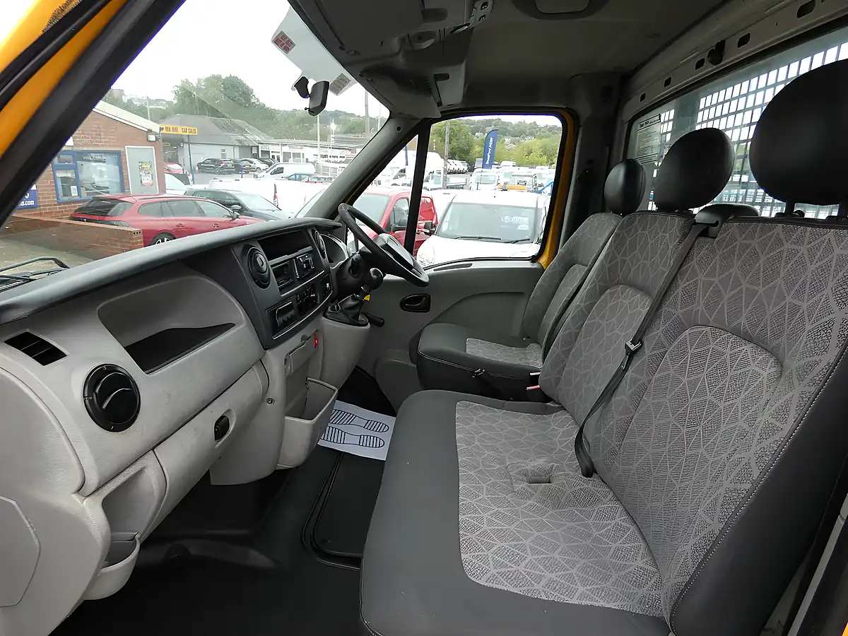 Used 2007 Renault Master Ml35 Business Yellow - Interior and Exterior details 9