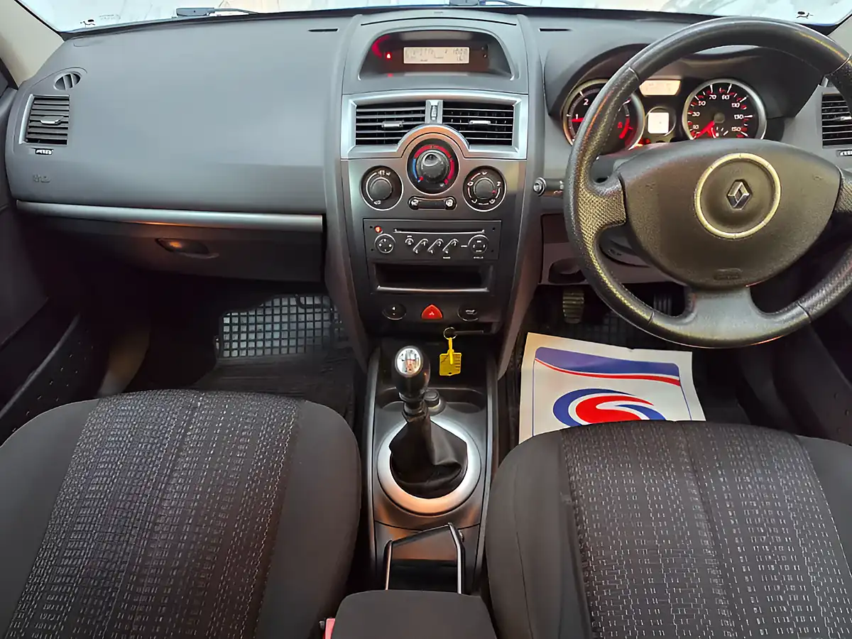 Used 2007 Renault Megane Dynamique Blue - Interior and Exterior details 10