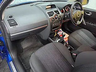Used 2007 Renault Megane Dynamique Blue - Interior and Exterior details 12
