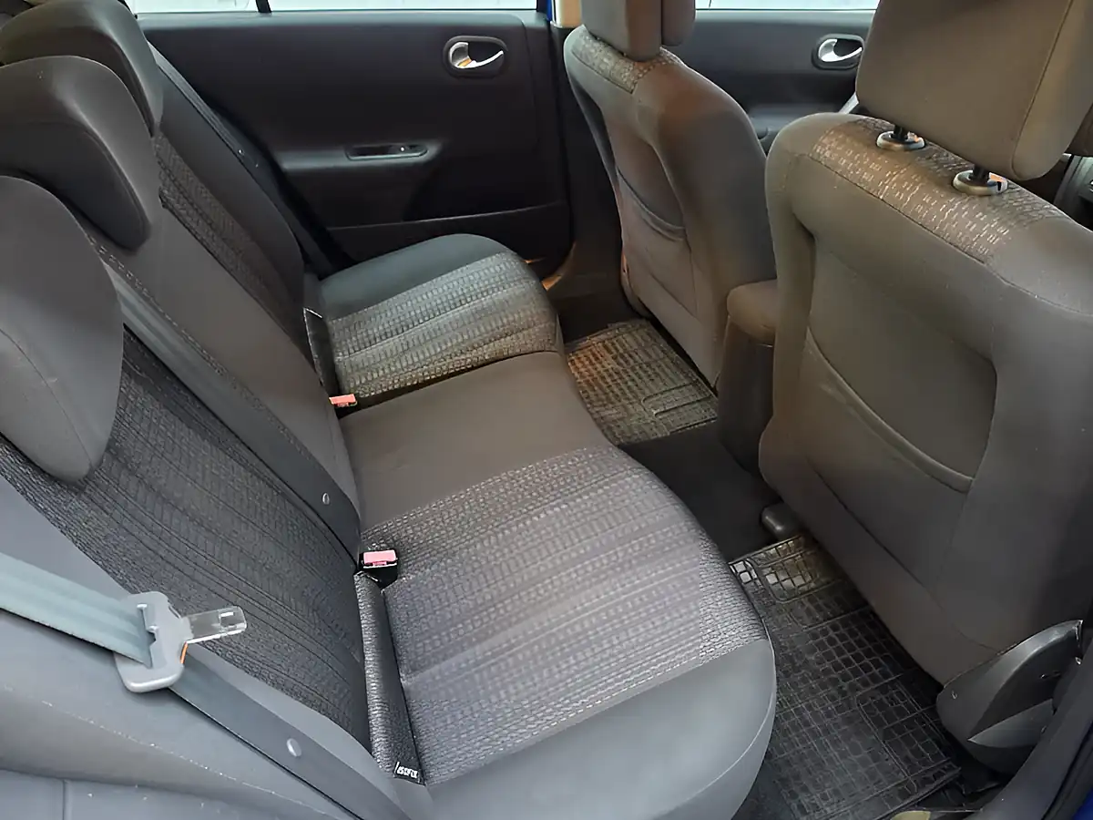 Used 2007 Renault Megane Dynamique Blue - Interior and Exterior details 15