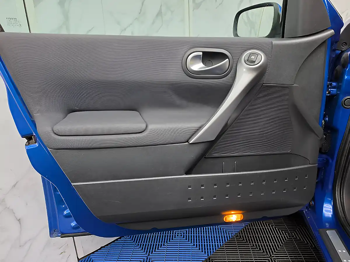 Used 2007 Renault Megane Dynamique Blue - Interior and Exterior details 18