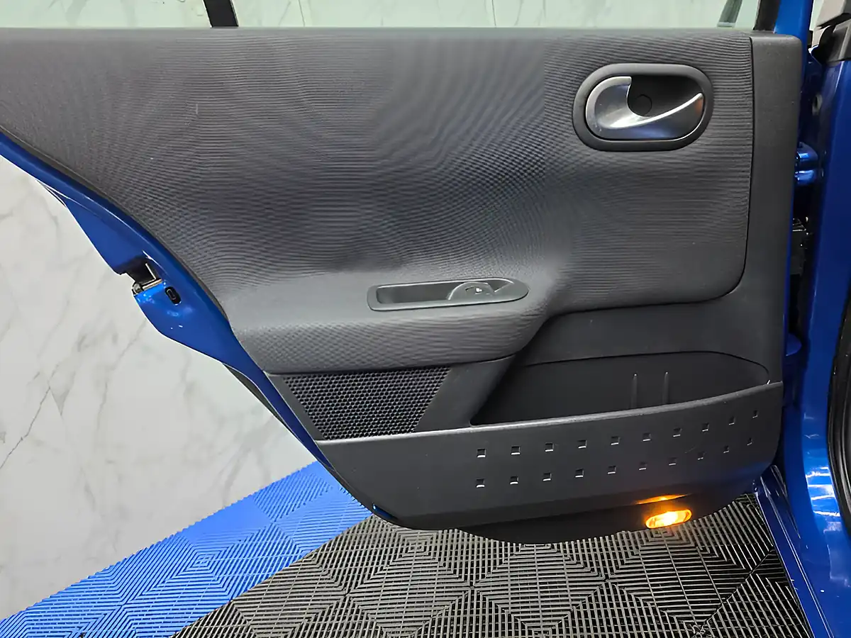 Used 2007 Renault Megane Dynamique Blue - Interior and Exterior details 19