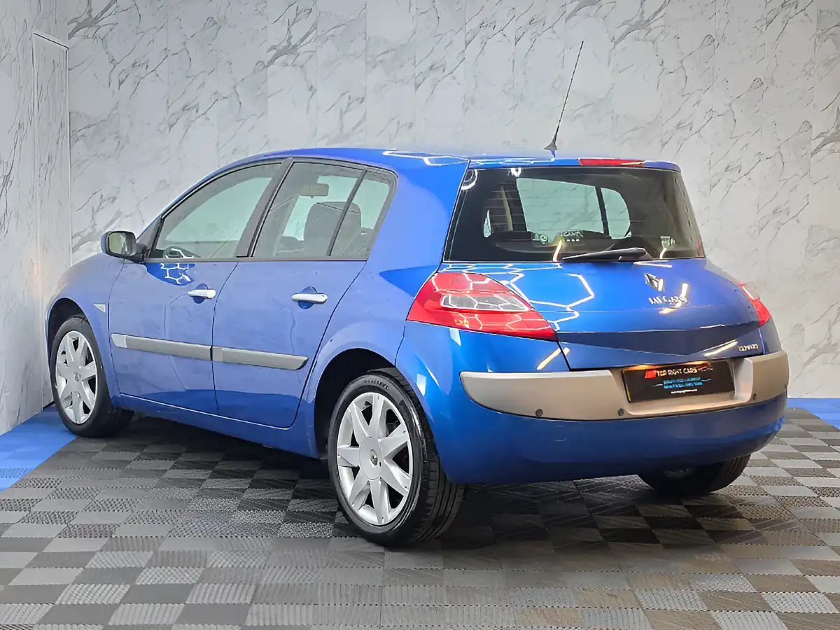 Used 2007 Renault Megane Dynamique Blue - Interior and Exterior details 5