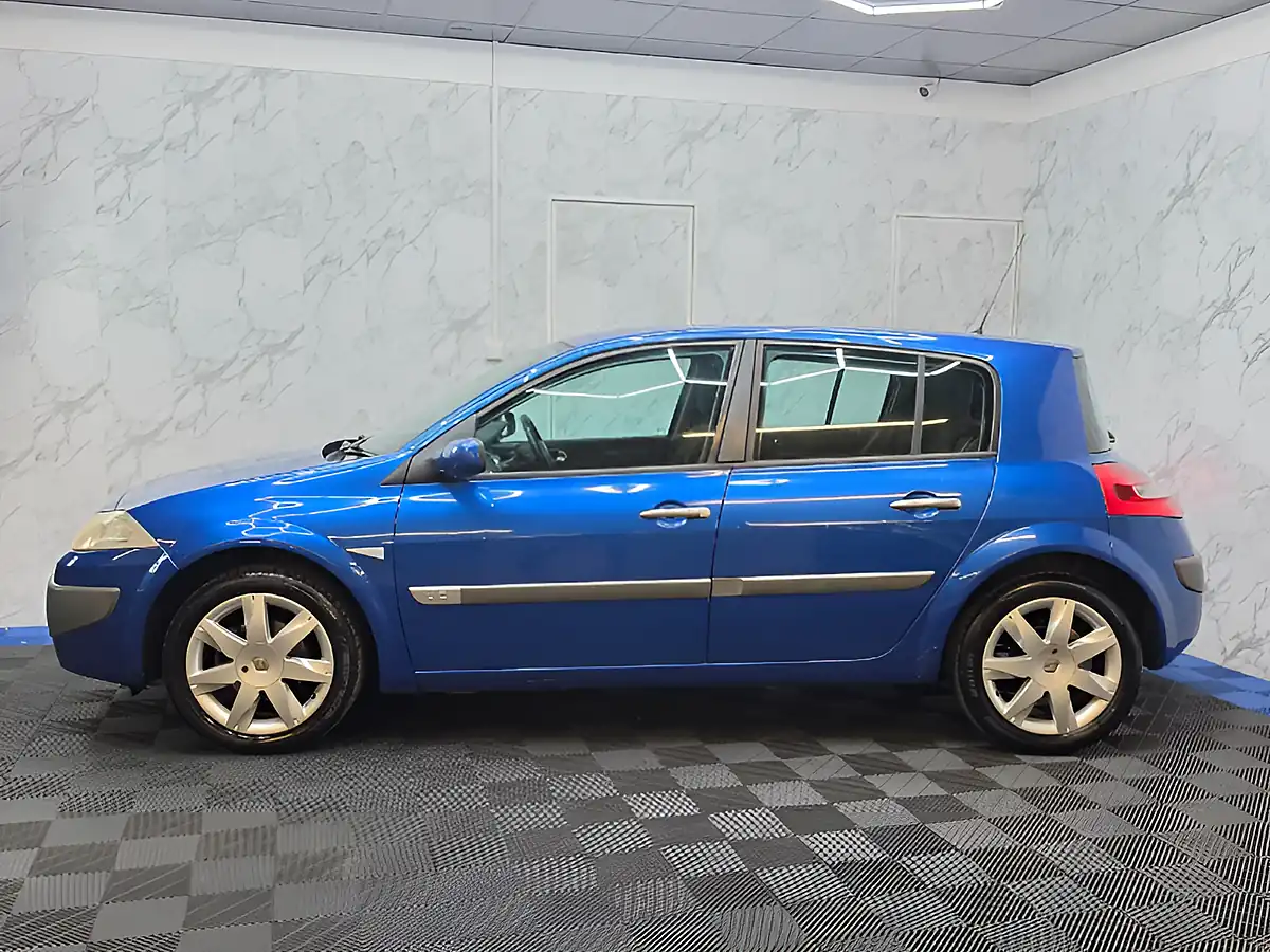 Used 2007 Renault Megane Dynamique Blue - Interior and Exterior details 6
