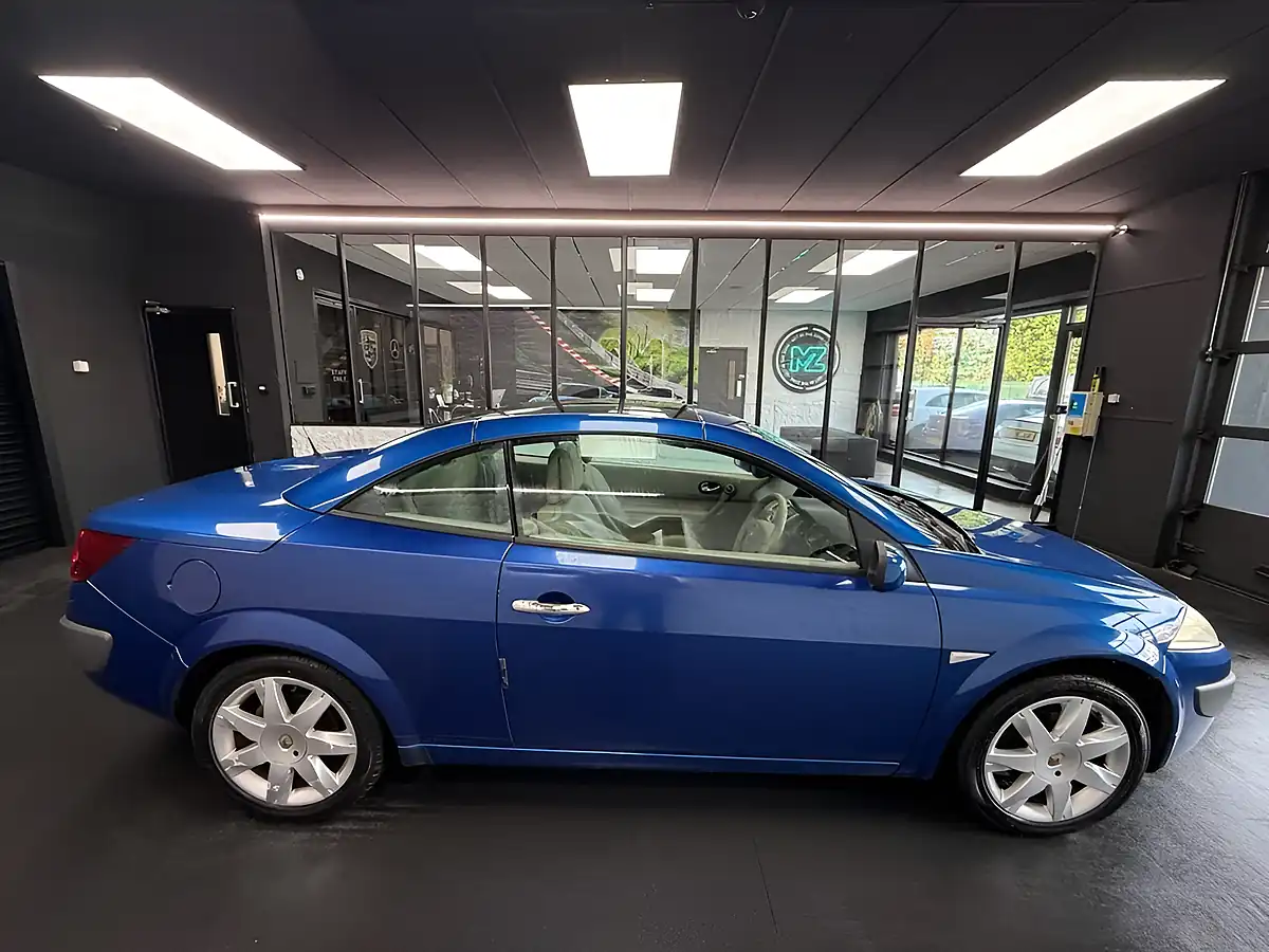 Used 2007 Renault Megane Privilege Extreme Blue - Interior and Exterior details 14