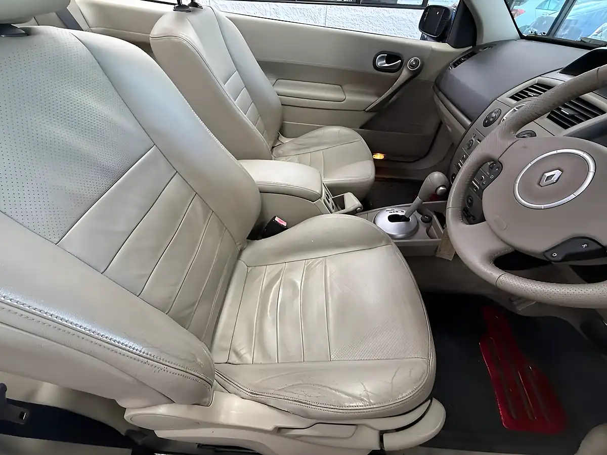 Used 2007 Renault Megane Privilege Extreme Blue - Interior and Exterior details 15