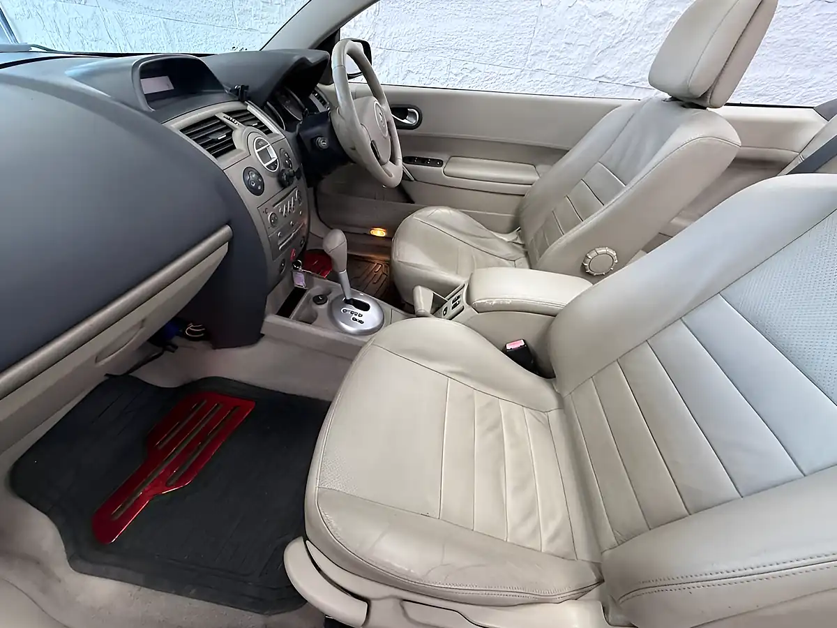 Used 2007 Renault Megane Privilege Extreme Blue - Interior and Exterior details 17