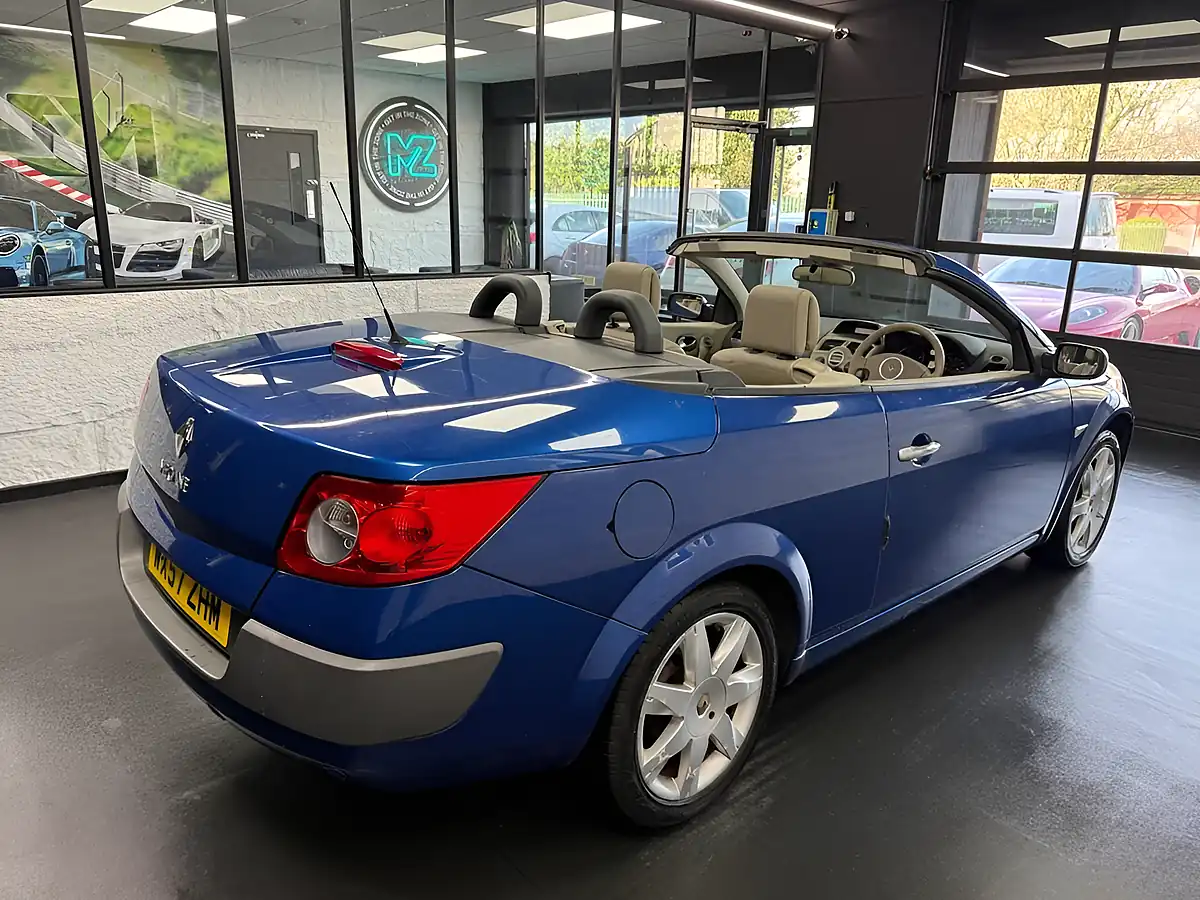 Used 2007 Renault Megane Privilege Extreme Blue - Interior and Exterior details 8