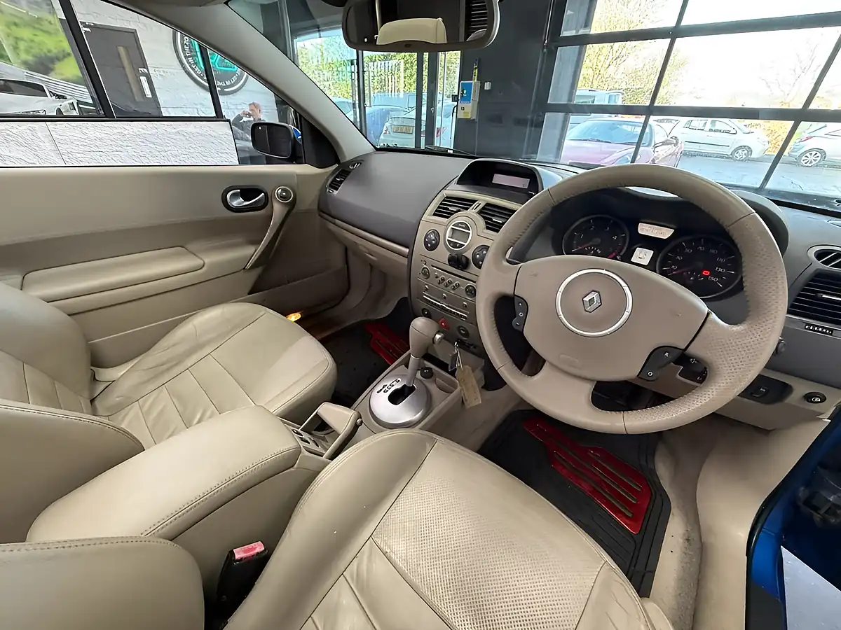 Used 2007 Renault Megane Privilege Extreme Blue - Interior and Exterior details 9
