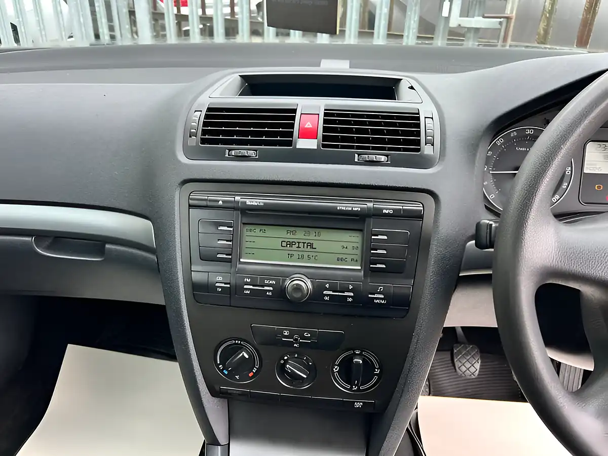 Used 2007 Skoda Octavia Classic White - Interior and Exterior details 14