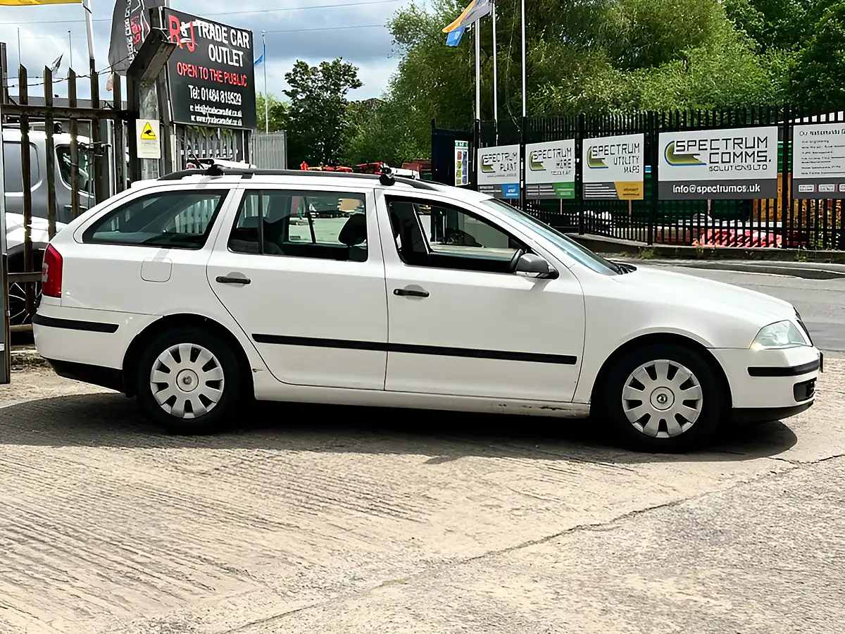 Used 2007 Skoda Octavia Classic White - Interior and Exterior details 5
