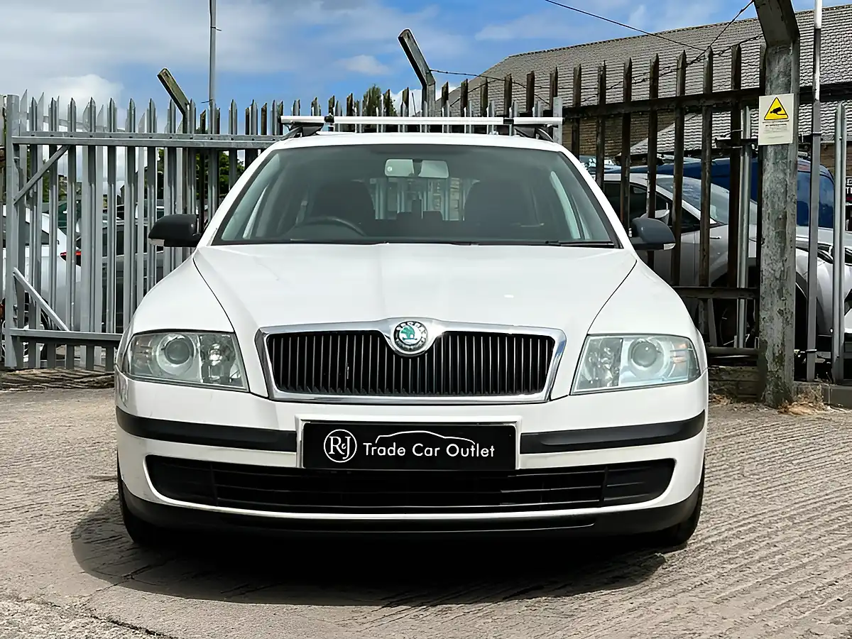 Used 2007 Skoda Octavia Classic White - Interior and Exterior details 7