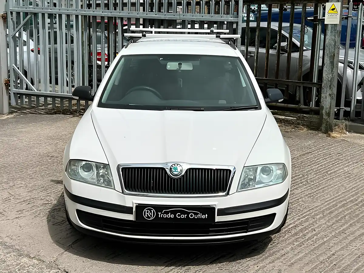 Used 2007 Skoda Octavia Classic White - Interior and Exterior details 8