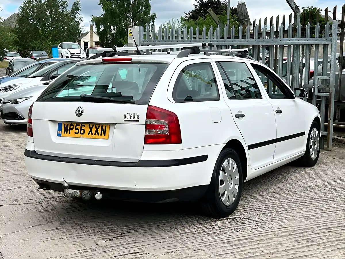 Used 2007 Skoda Octavia Classic White - Interior and Exterior details 9