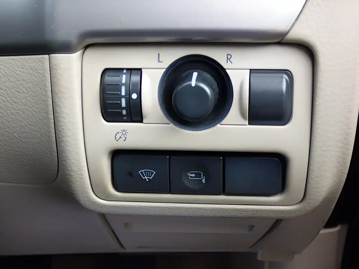 Used 2007 Subaru Outback Se Grey - Interior and Exterior details 11