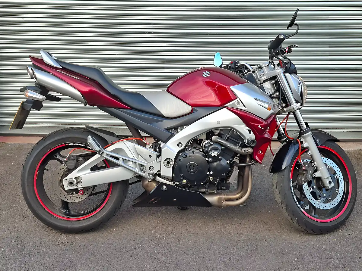 Used 2007 Suzuki Gsr - Interior and Exterior details 12