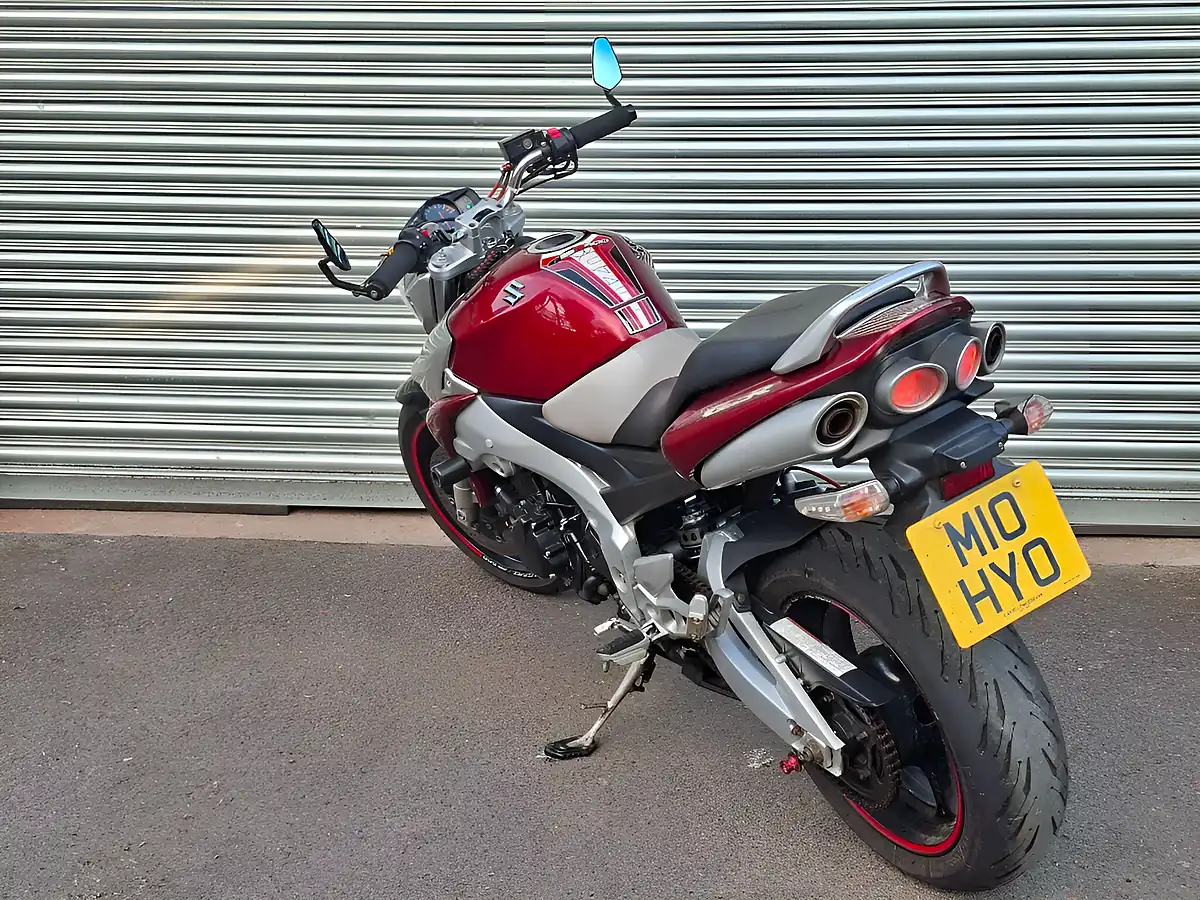 Used 2007 Suzuki Gsr - Interior and Exterior details 8