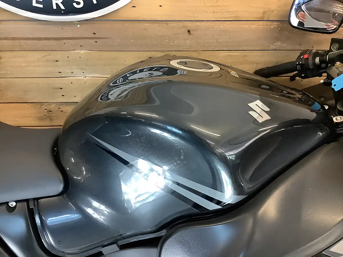 Used 2007 Suzuki Gsx Hayabusa Grey - Interior and Exterior details 11